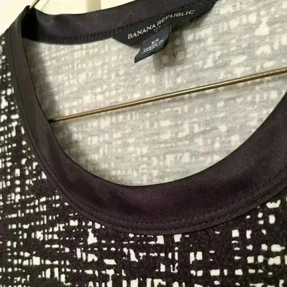 BANANA REPUBLIC Black & White Women Tee  | XSMALL‎ - Picture 2 of 5